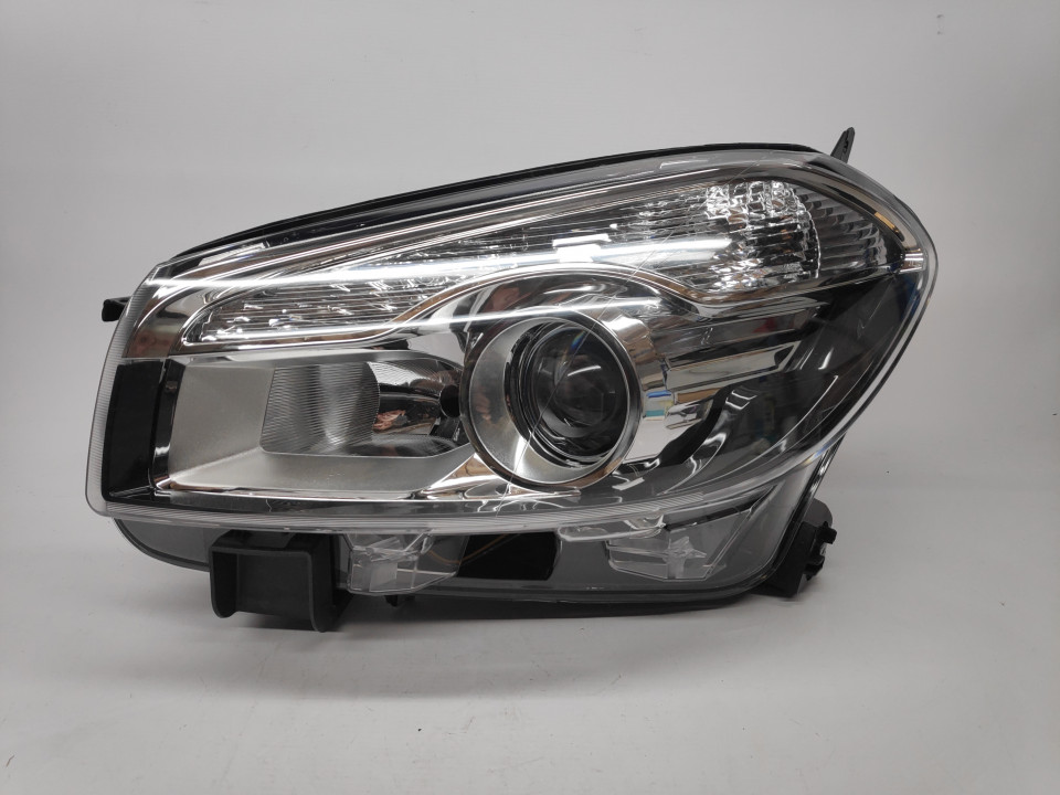 Peça - Farol Esquerdo Nissan Qashqai 10-14