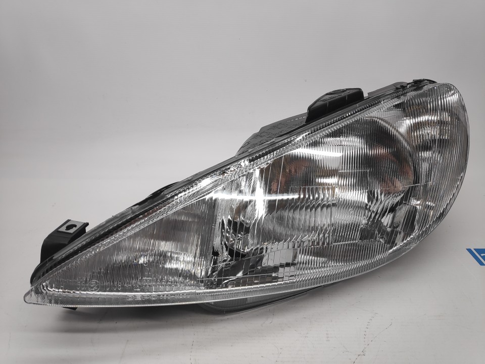 Peça - Farol Esquerdo Peugeot 206 98-02