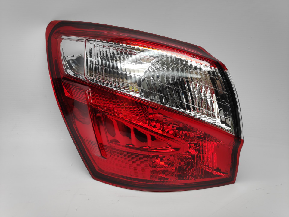 Peça - Farolim Esquerdo Nissan Qashqai 10-14 Led