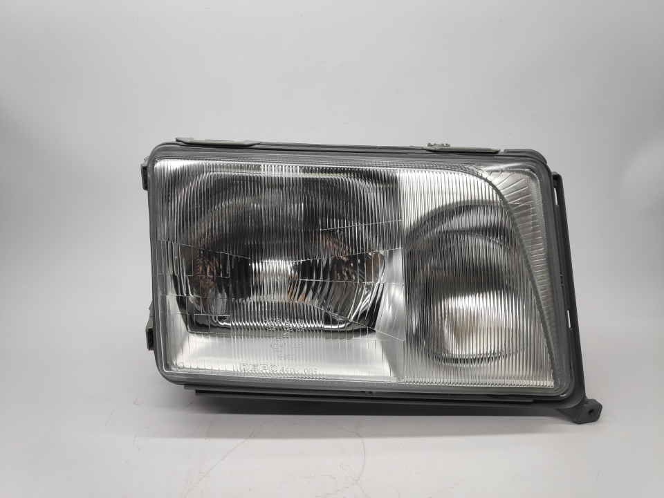 Peça - Farol Direito Mercedes W124 Class E 93-95