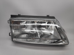 Farol Direito C/ Nevoeiro Vw Passat B5 96-00