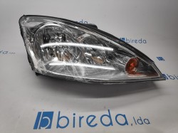Farol Direito Ford Focus I 01-04
