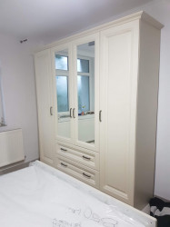 Dormitor MDF Bavaria, Dulap 4 Usi si 2 Sertare, Vanilie Mat