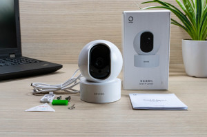 Camera de supraveghere Smart interior ORVIBO, WiFi, Two Way Audio, Full HD 1080p, slot card 128 GB, SC32PT