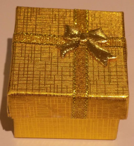Colar Dourado com Cruz Dourada - FREE SHIPPING