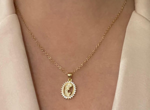 Colar Dourado com Centro Dourado e com Pedras - FREE SHIPPING