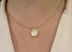 Colar Dourado com Centro Dourado e com Pedras - FREE SHIPPING