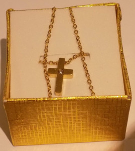Colar Dourado com Cruz Dourada - FREE SHIPPING