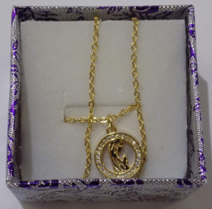 Colar Dourado com Centro Dourado e com Pedras - FREE SHIPPING