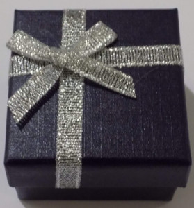 Colar Dourado com Centro Dourado e com Pedras - FREE SHIPPING