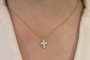 Colar Dourado com Cruz Dourada e com Pedras - FREE SHIPPING