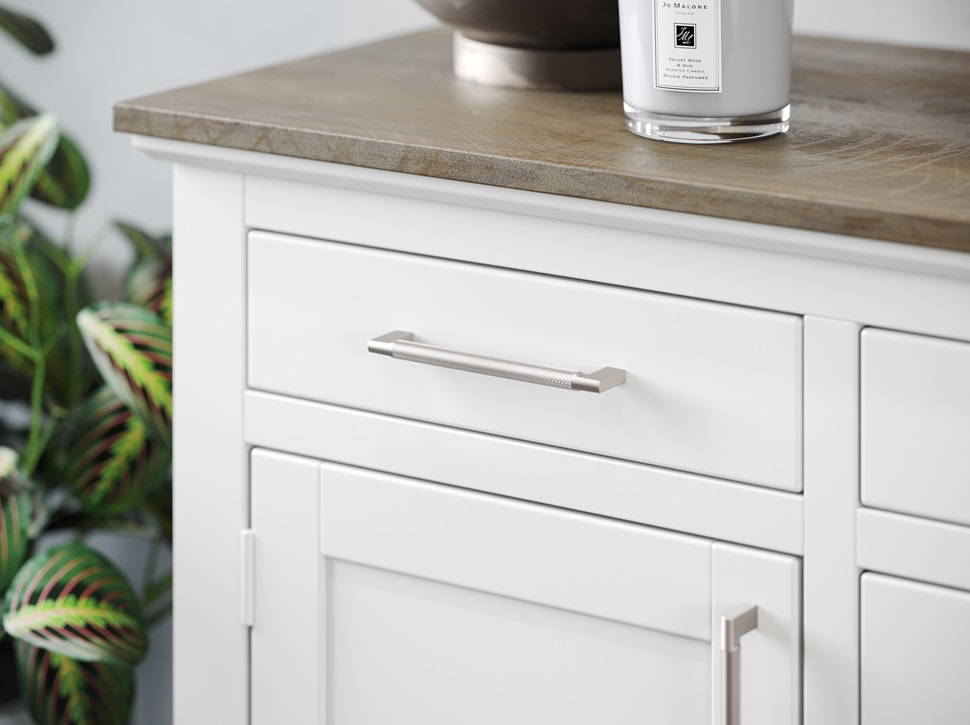 Manere, butoni, cuiere mobilier