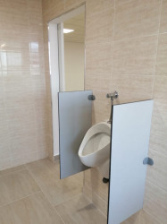 Compartimentari toalete prelucrate gata pentru montat
