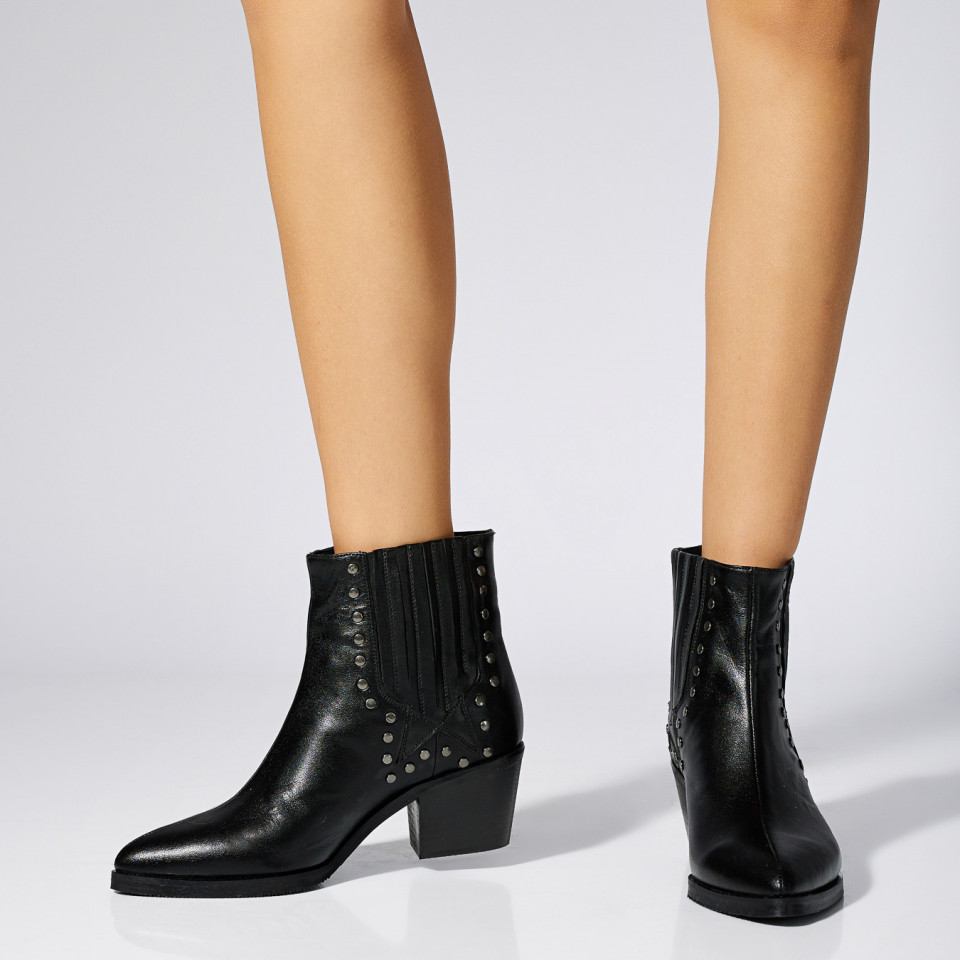 carvela spell boots