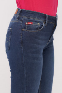 Lee Cooper - Blugi dama girlfriend cu aspect usor decolorat cu logo