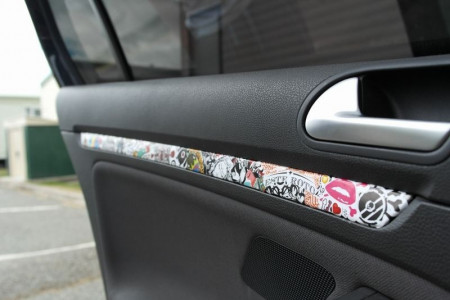 Autocolant Sticker Bomb pentru 2 portiere 65x15 cm