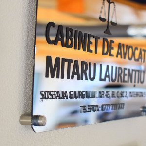 Placa personalizata Cabinet de Avocat 25x38 cm, + sistem de prindere cu distatieri