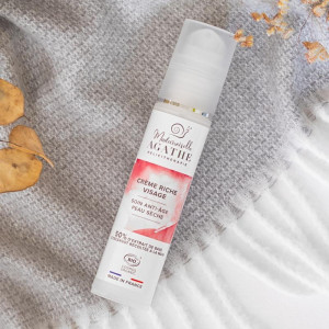Cremă bogat hidratantă organică, tratament anti-age pentru piele uscată sau foarte uscată, 50% extract din mucus de melc nestresat, 50ml