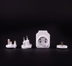 Punjač 3 x USB 3.4A + EU,UK,USA adapter, WEWO W-008