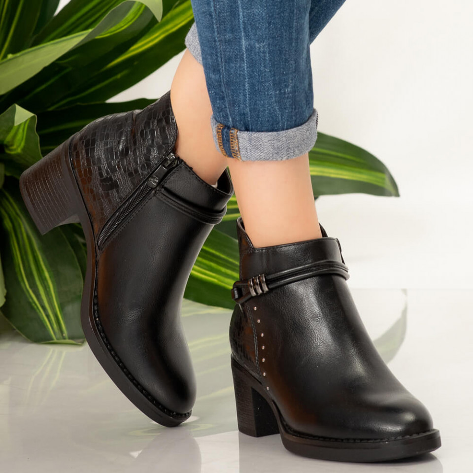 Botine imblanite Yro negre