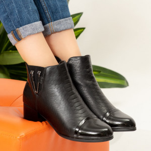 Botine imblanite San negre