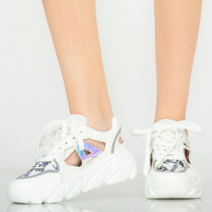 Adidasi dama Miu albi