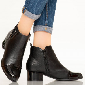 Botine imblanite San negre