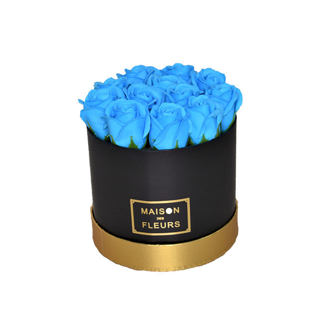Aranjament floral Trandafiri parfumati de sapun, in cutie neagra Luxury (Culoare: Mov)