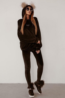 Trening de catifea OLV, pantaloni slim si bluza cu gluga stilizata cu pompoane, Negru