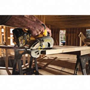 Fierastrau circular cu acumulatori Flexvolt si statie de incarcare 54V 6.0Ah 67mm DeWalt 1600 W - DCS575T2