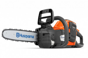 Motoferastrau Husqvarna 225i cu acumulator și încărcător