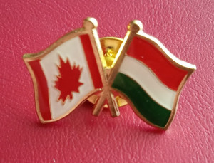 Insigna cu steagurile Canada si Ungaria