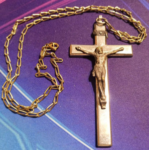 Cruce metalica cu lantisor
