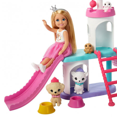 Set Barbie Princess Adventure - Papusa Chelsea si Castelul pentru Animale de Companie