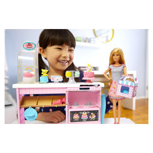 Set de joaca Papusa Barbie si atelierul de Cofetarie