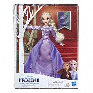 Papusa Elsa Holiday Singing cu cadouri Frozen