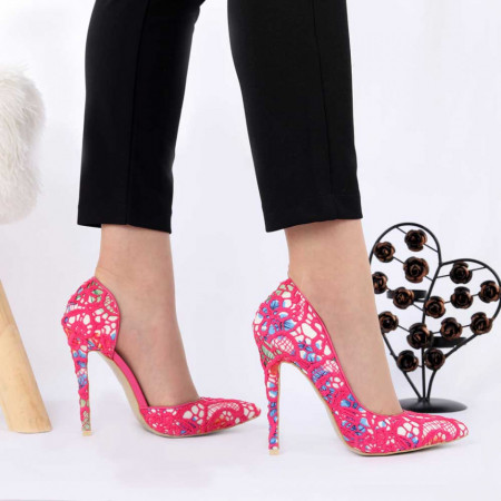 Pantofi cu toc cod HR121H Fuchsia - Pantofi cu toc ascuțit din piele ecologică întoarsă cu un design dantelat
Fi in pas cu moda si străluceste la urmatoarea petrecere. - Deppo.ro