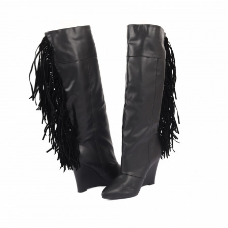 Cizme Cloe Black - Cizme pentru dame din piele ecologică lăcuită cu un design abstract, decorate cu franjuri pe lungimea gambei - Deppo.ro