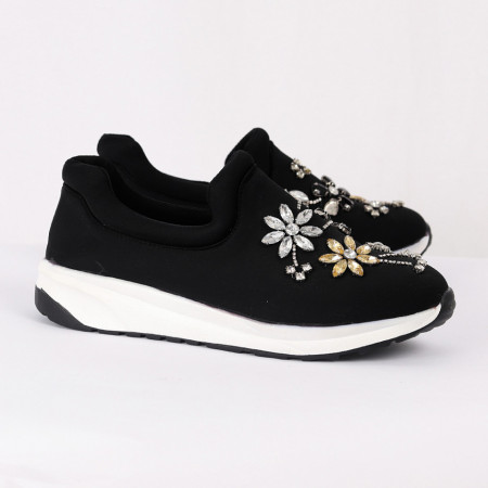 Pantofi Sport Laura Cod 446 - Pantofi sport din piele ecologică întoarsă
Model înflorat din ștrasuri
Foarte comfortabili - Deppo.ro