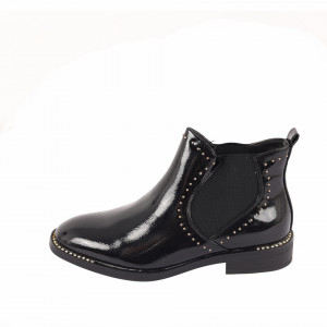 Botine Betty Black - Botine din piele ecologică cu înterior uşor îmblănit şi închidere cu fermoar - Deppo.ro