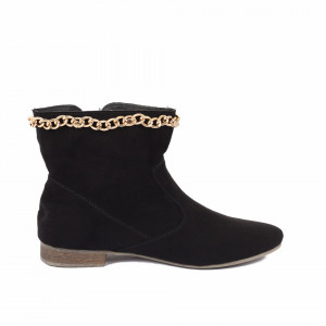 Botine cod 3B09012 Negre - Botine din piele ecologică întoarsă , cu un lanț decorativ și cu închidere cu fermoar pe lateral - Deppo.ro