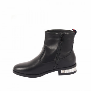 Botine cod CR4498 Negre - Botine din piele ecologică cu interior căptușit cu închidere cu fermoar - Deppo.ro