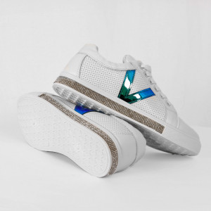 Pantofi Sport Cod 682 - Pantofi sport din piele pânză
Închidere prin șiret
Model cu ștrasuri
Foarte comfortabili - Deppo.ro