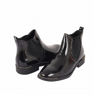 Botine Betty Black - Botine din piele ecologică cu înterior uşor îmblănit şi închidere cu fermoar - Deppo.ro