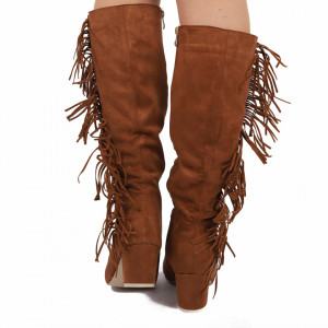 Cizme Alexa Camel - Cizme lungi cu toc elegante decorate cu franjuri pe lateral și închidere cu fermoar - Deppo.ro