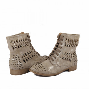 Ghete pentru dame cod 11S8737 Bej - Ghete din piele ecologică cu un model în stil texan - Deppo.ro