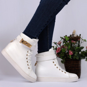 Pantofi Sport Cod 696 - Pantofi sport din piele ecologică
Închidere prin șiret
Foarte comfortabili - Deppo.ro