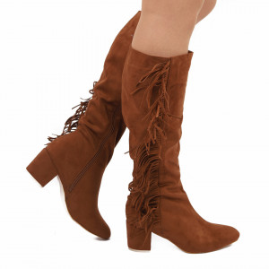 Cizme Alexa Camel - Cizme lungi cu toc elegante decorate cu franjuri pe lateral și închidere cu fermoar - Deppo.ro