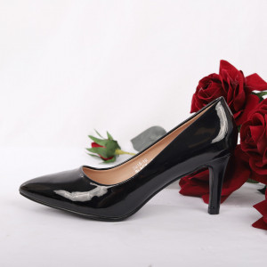Pantofi cu toc cod 201619 Negri - Pantofi cu toc din piele ecologică cu un design unic, fii în pas cu moda şi străluceşte la următoarea petrecere. - Deppo.ro