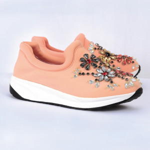 Pantofi Sport Cierra Cod 461 - Pantofi sport din piele ecologică întoarsă
Model înflorat din ștrasuri
Foarte comfortabili - Deppo.ro